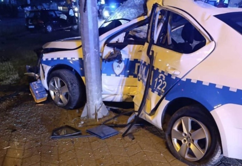 Stravičan udes u Banjaluci: U sudaru "golfa" i službenog policijskog vozila poginuo policajac