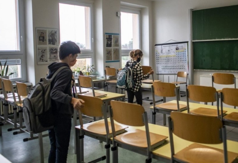 Užas u Kragujevcu: Natjerali dijete (9) da pojede bombonu punu droge, mališan hitno primljen u bolnicu