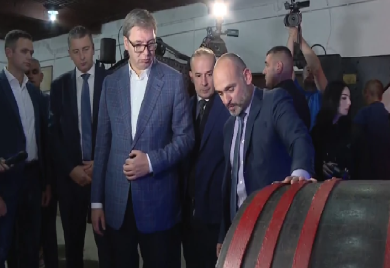 Vučić posjetio vinariju kralja Aleksandra Prvog Karađorđevića