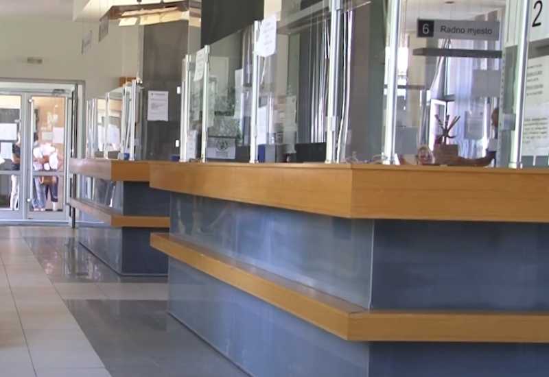 Na birou hiljade nezaposlenih, a radnika nema