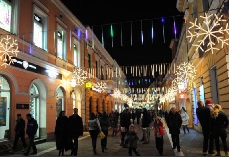 Počinje kićenje i pripreme Banjaluke za Novu Godinu