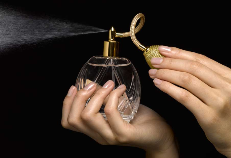 Tehnika kako bi vam se parfem osjetio po cijeli dan
