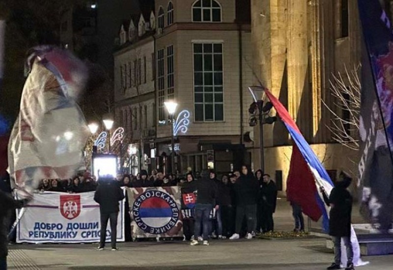 Trobojke, zastava Rusije i pjesma Ispred Palate predsjednika: Banjalučani obilježili Dan Republike VIDEO