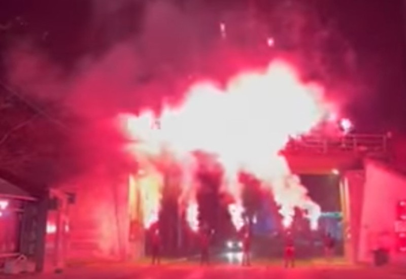 "Delije" bakljadom obilježile Dan Republike (VIDEO)