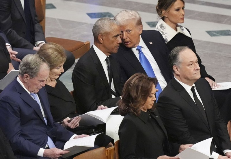 Čitač s usana otkrio o čemu su razgovarali Tramp i Obama (VIDEO)