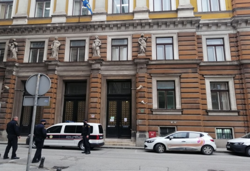 Ugrožavao bezbjednost pripadnicama LGBT populacije: Prijetio "otkidanjem glave"