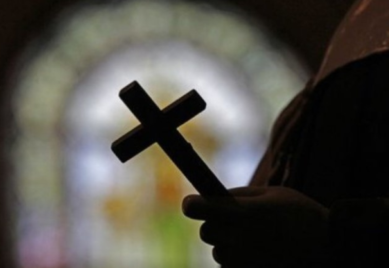 Sveštenik tvrdi da je lažno optužen da je pipao djevojčicu: Prije bih sebi ruku odsjekao