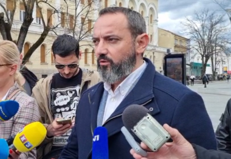 Vukelić o napadima na vozila banjalučkih novinara: Protesti jedna od otvorenih mogućnosti