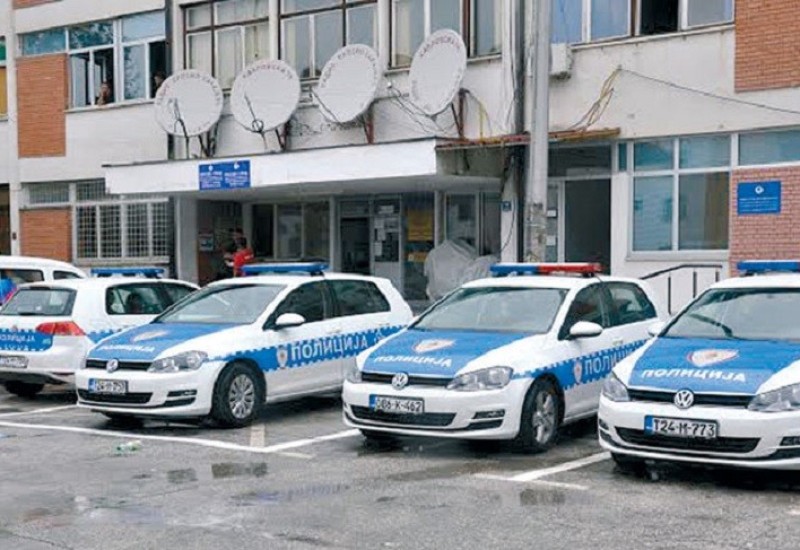 Teško povrijeđen muškarac u napadu ispred kafića u Istočnoj Ilidži