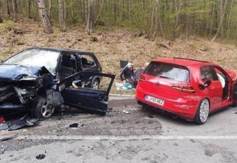 Još jedna tragedija na bh. putevima: Poginuo suvozač u golfu