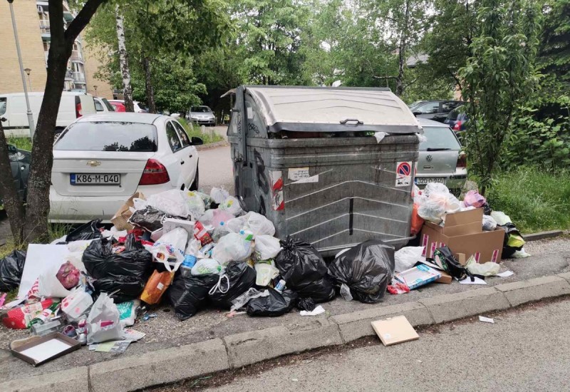 "Naselje Sunca" guši se u smeću