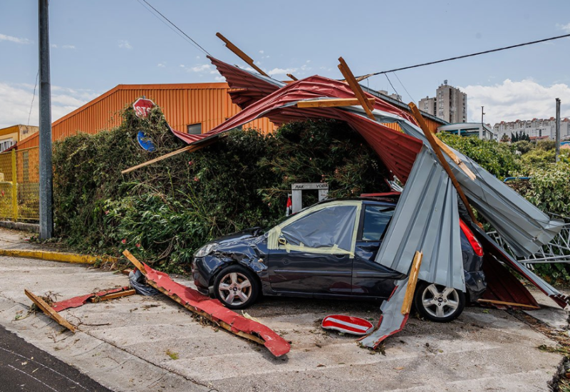 Kamere snimile kako je nastala "oluja svih oluja" koja je pustošila Balkan (VIDEO)
