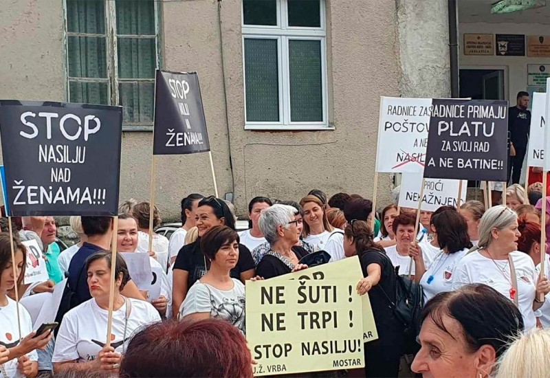 Počeo protest u Jablanici: Velika podrška pretučenoj radnici