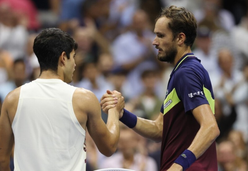 Medvedev srušio Alkaraza i zakazao finale sa Đokovićem