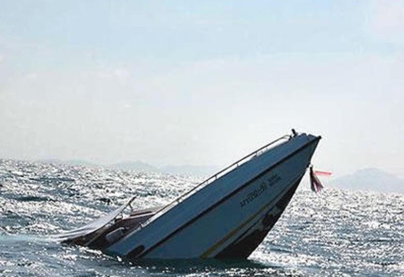 Prevrnuo se brod, nestalo više od 70 ljudi