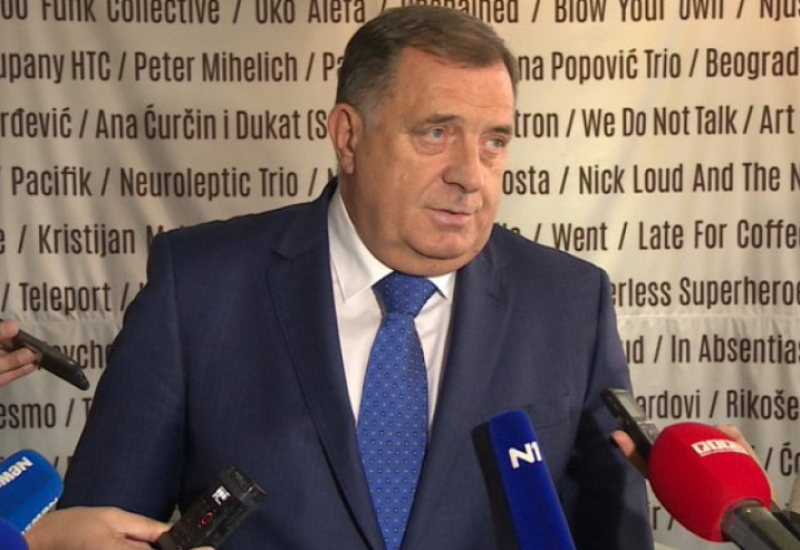Dodik održava konferenciju za novinare u Beogradu