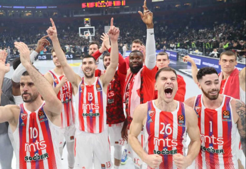 Crvena Zvezda slavi Nemanju Nedovića