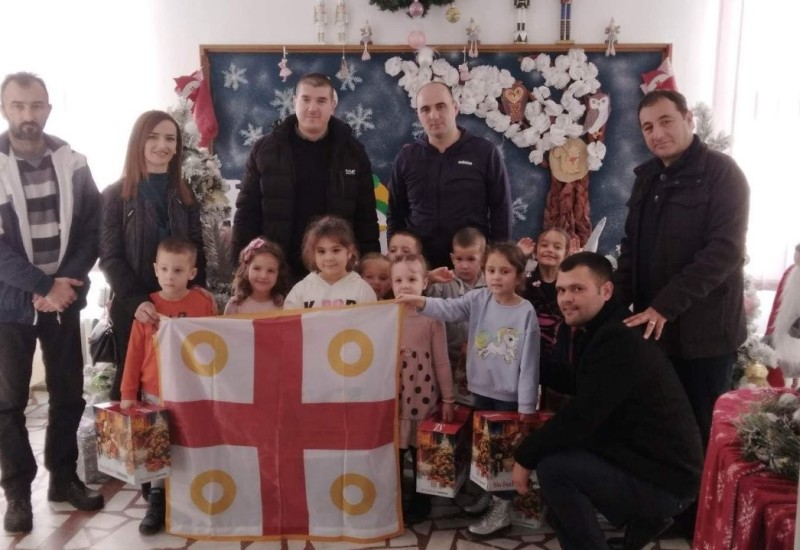 Za Dan Republike: Miholjski zbor ponovo obradovao hercegovačke mališane
