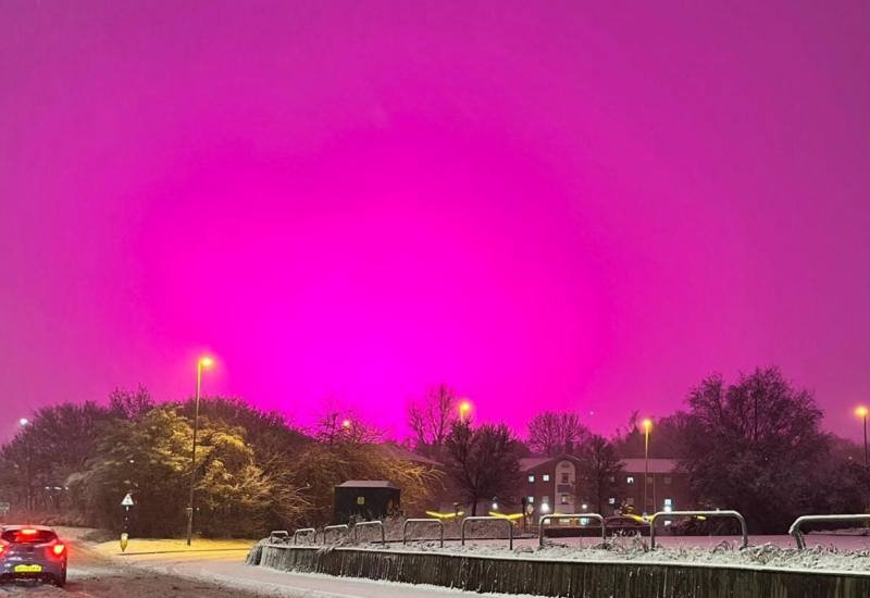 Misterija roze neba iznad Birmingema: Fotografije otkrile pravi uzrok neobične pojave