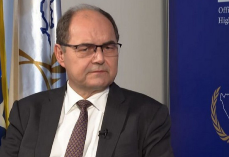 Diplomate i stručnjaci traže smjenu Kristijana Šmita