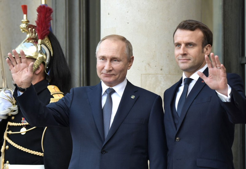 Makron razmatra oduzimanje ordena časti Putinu