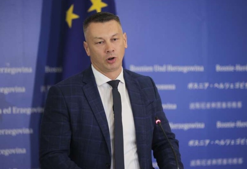 Nešićevo ministarstvo traži prevodioce: Ovoliko će građane BiH koštati usluge "tumača" stranih jezika
