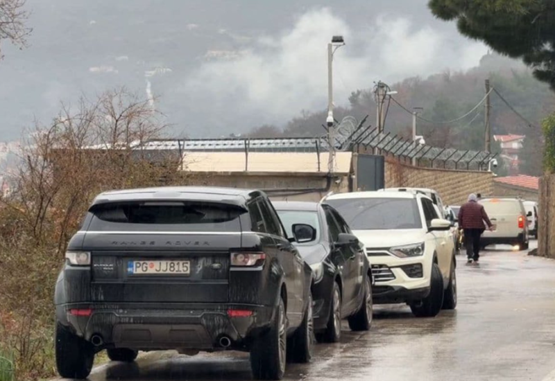 Opsadno stanje u Kotoru: Policija pretresa objekte "kavačkog" klana (VIDEO)