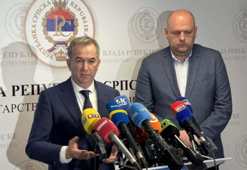 Puhovac najavio odluku Vlade o ograničenju marži na gorivo: "I ja sam nasuo pun rezervoar"