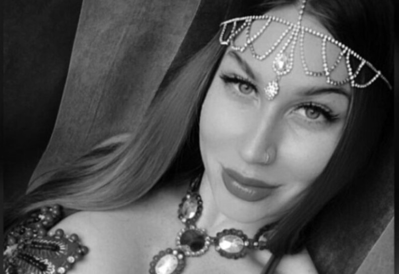 Pala s litice visoke 50 metara: Mladu influenserku selfi je koštao života