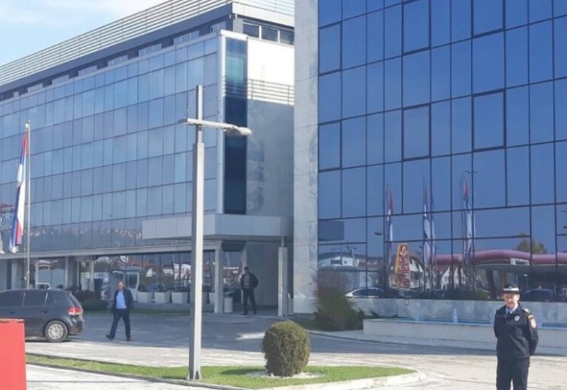 Sastanak srpskih predstavnika u institucijama BiH: Poništavanje Šmitovih odluka ili povlačenje iz odlučivanja