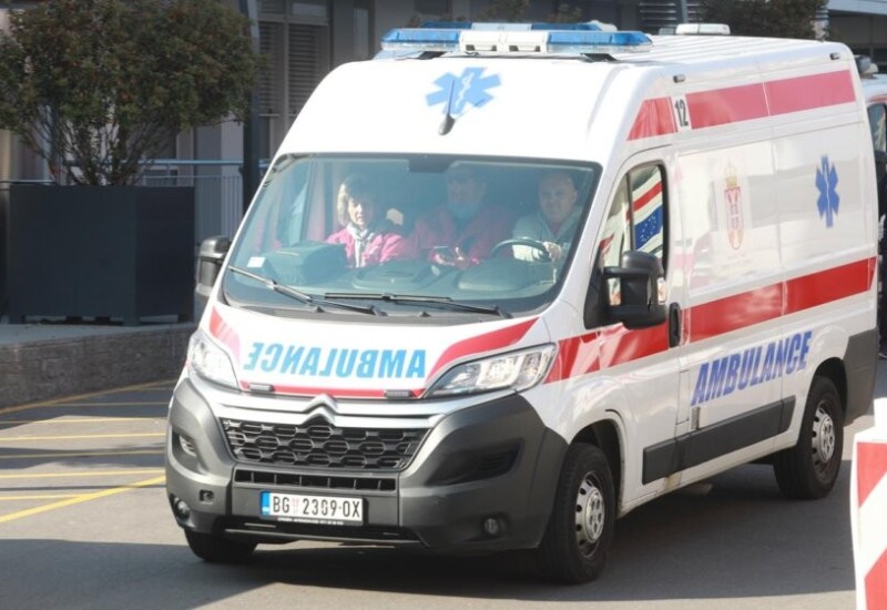 Žena se porodila na parkingu benzinske pumpe u Malom Požarevcu