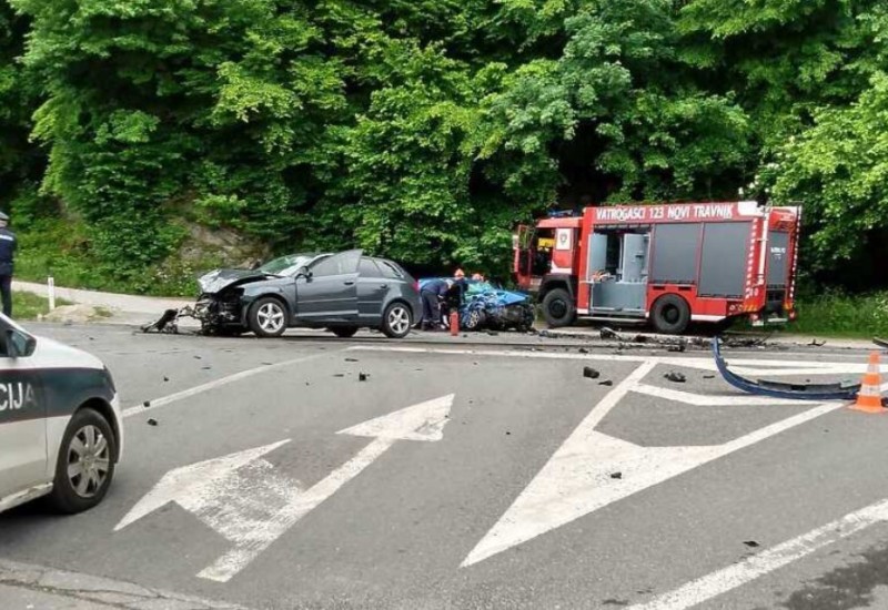 Jedna osoba poginula, petoro povrijeđeno u teškoj saobraćajnoj nesreći