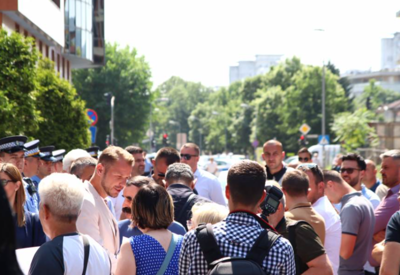 Opozicionari traže hitno puštanje Miličevića na slobodu, u protivnom najavljuju "oštrije" poteze