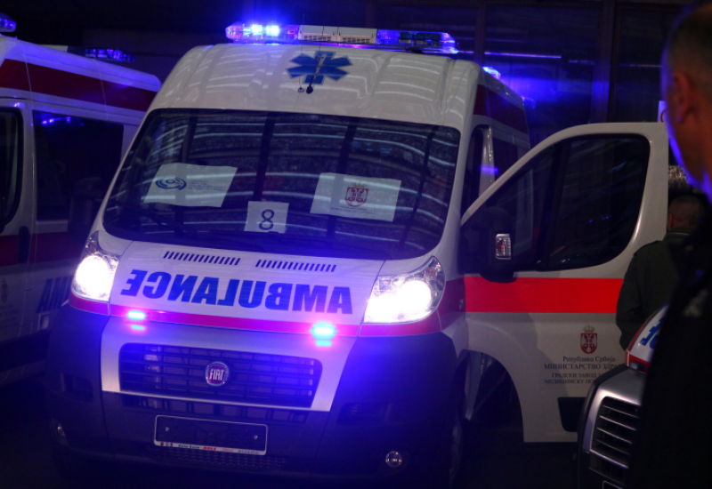 Čovjek pao sa krova, hitno prevezen u bolnicu