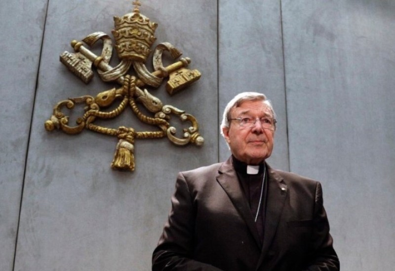 Preminuo kontroverzni kardinal Džordž Pel