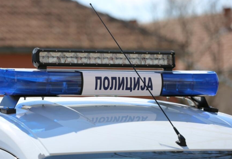 Stravičan zločin: Sin izbo nožem majku i oca