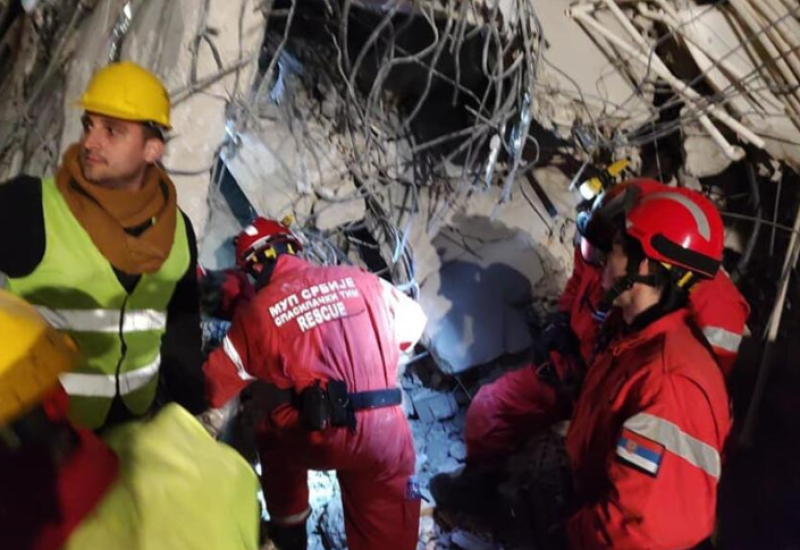 Čudo u Gazijantepu: Otac i kćerka nađeni živi pet dana nakon zemljotresa (VIDEO)