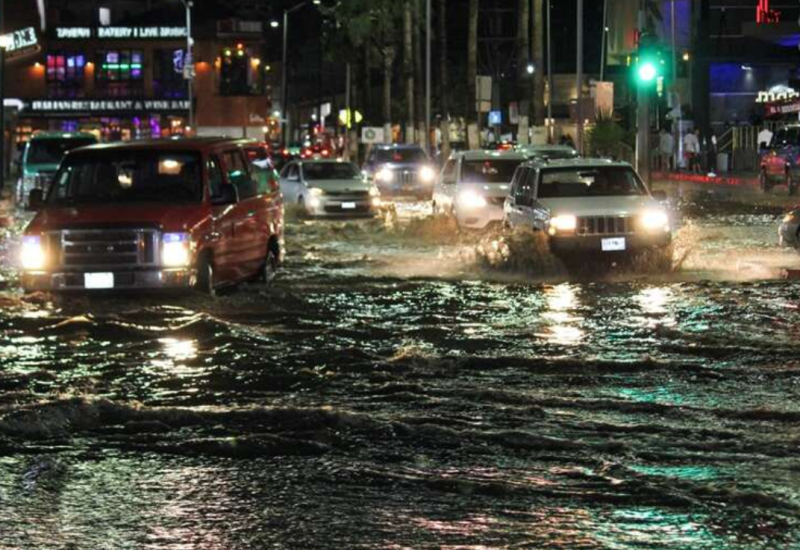 Haos u Kaliforniji: Ljudi evakuisani iz svojih domova zbog poplava