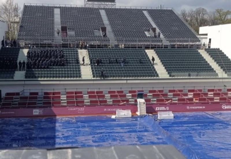Kadeti MUP-a skakanjem ispitivali statiku teniske arene uoči turnira (VIDEO)