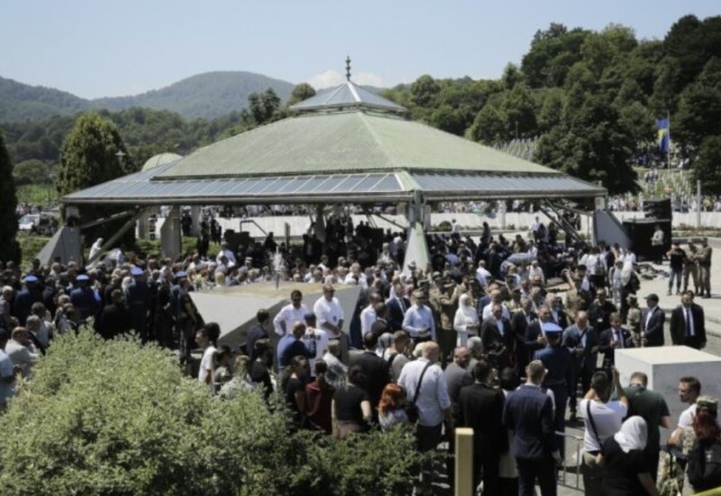 Sahranjeno 14 posmrtnih ostataka: Obilježeno 29 godina od stradanja Bošnjaka iz Srebrenice