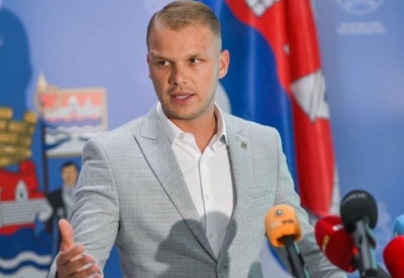 Finansijska inspekcija kaznila Stanivukovića sa 5.000 KM zbog sredstava za spomen-obilježje