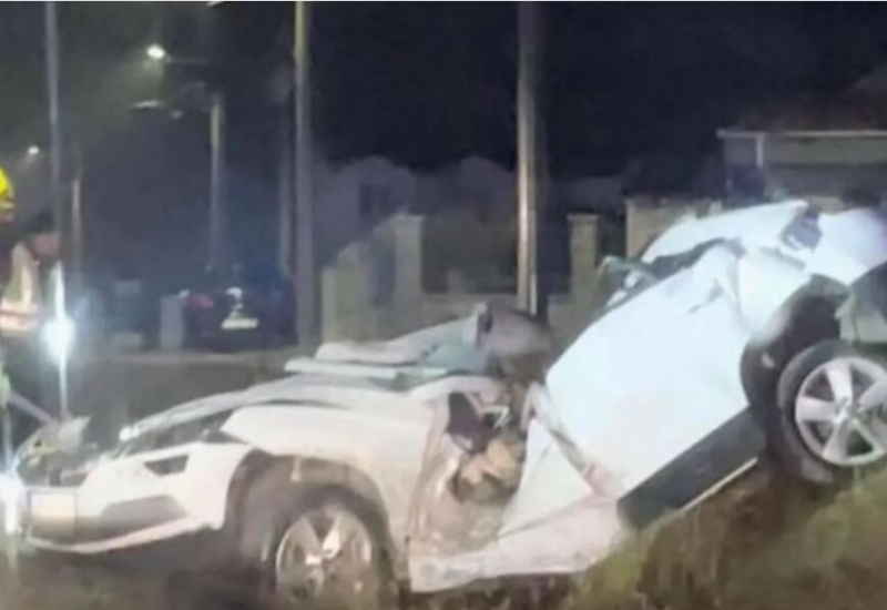 TEŠKA TRAGEDIJA: Škodom se zakucali u stub, preminuli na licu mjesta