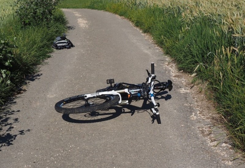 Teško povrijeđena žena, vozač pobjegao sa lica mjesta