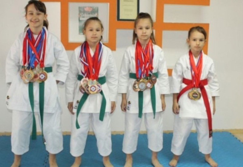 U vitrinama 118 medalja: Četiri sestre iz Gradiške nižu uspjehe