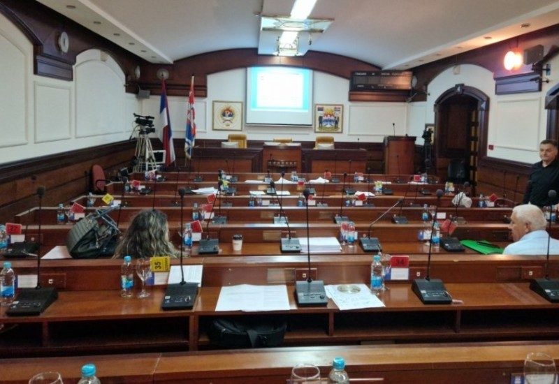 Sjednica trajala deset sekundi: Banjalučka skupština poluprazna, Čudić otkazao zasjedanje