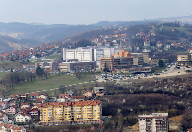 Radnica UKC RS preminula nakon pada sa zgrade