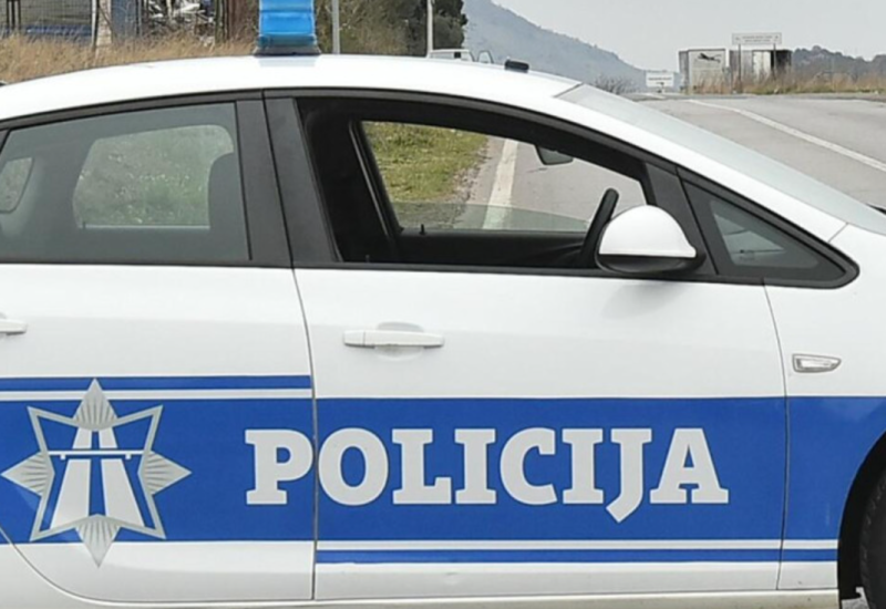 Grupa pijanih lica napala pripadnike protivterorističke jedinice