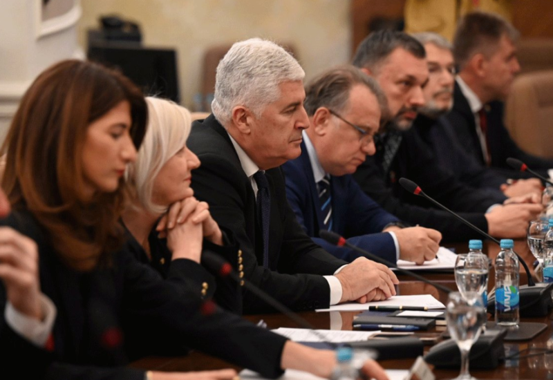 Kome najviše odgovara velika politička kriza u BiH?