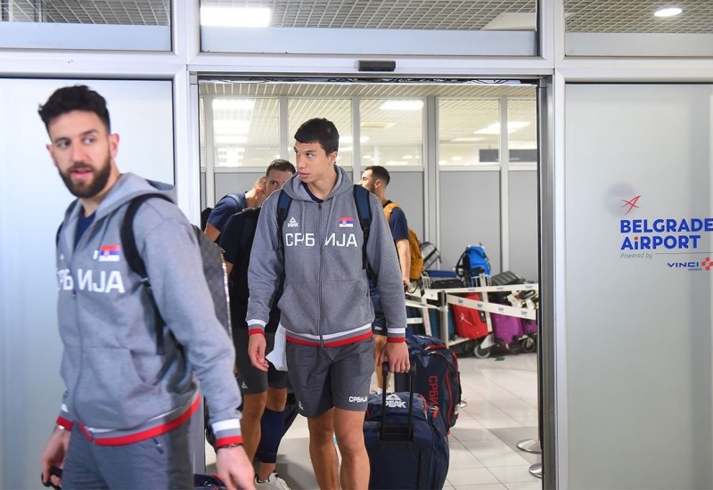 Košarkaši Srbije bez selektora Pešića doputovali u Beograd