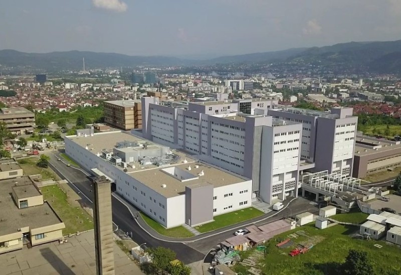 Udes kod Kotor Varoša, dvoje povrijeđeno, vozač završio na UKC-u Srpske